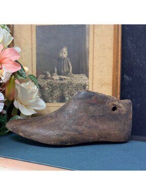 Primitive Wooden Shoe Mold Rustic Decor Reclaimed Antique Wood Display‎ 6-7"